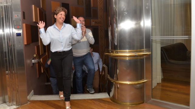 con los votos de weretilneck, carreras arraso y se quedo con la gobernacion