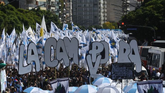 a esto de pedirle que se vaya el