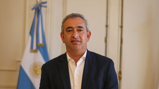 El intendente Pablo Javkin recibió a Letra P en el Palacio de los Leones. (Fotos Jeremías Caraballo)