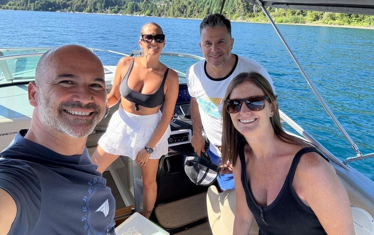 El presidente del PRO en Río Negro, de vacaciones con familia y amigos en Villa la Angostura.