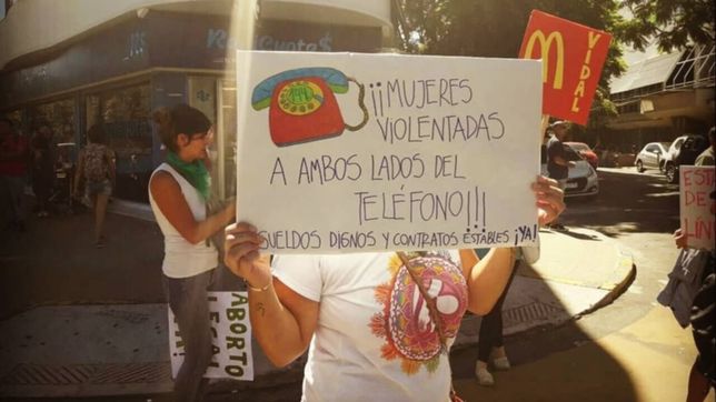 trabajadoras de la linea 144 reclaman que vidal las reconozca como estatales