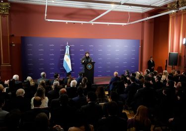 Javier Milei con los legisladores.&nbsp; 