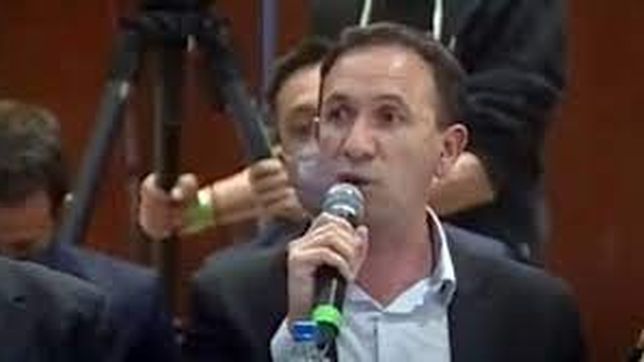 quien es el intendente bonzo que le pego a kulfas para despegarse de arcioni