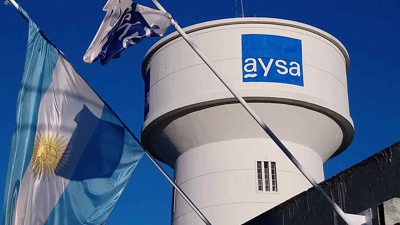 Javier Milei y Toto Caputo lanzan la privatización de AySA