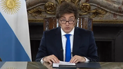 Javier Milei sostiene una imagenpositiva de 41.7%, mientras que el nivel de aprobación de su Gobierno es de 47,7%.&nbsp;