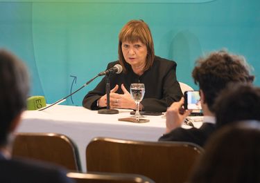 Patricia Bullrich en el Coloquio de Idea