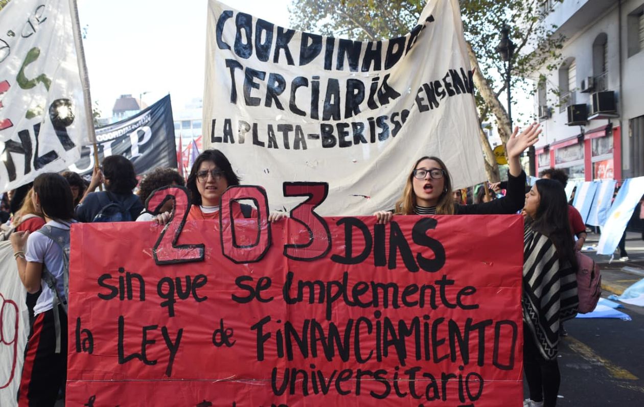 Las universidades vuelven a la calle con una marcha que une a todo el arco opositor contra el Gobierno.