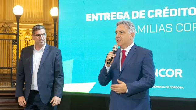 El gobernador de Córdoba, Martín Llaryora, junto al presidente del Banco de Córdoba, Raúl Paolasso