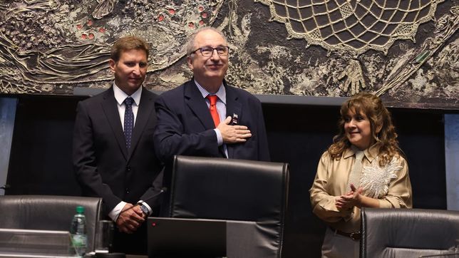 El gobernador Hugo Passalacqua anunció la suspensión de la aduana paralela en la apertura de sesiones en Misiones. El gobernador Hugo Passalacqua anunció la suspensión de la aduana paralela en la apertura de sesiones en Misiones.
