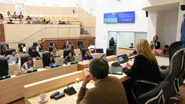 el javkinismo hizo su parte y consiguio su ordenanza antilavado