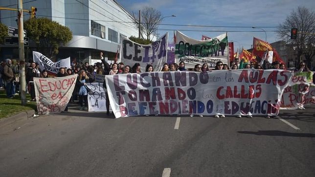 tras 18 dias de conflicto, el vidalismo prometio obras en escuelas marplatenses