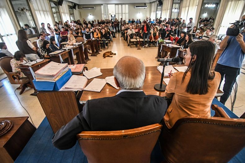 La sesión del Concejo Deliberante que mandó al archivo los proyectos estuvo copada por referencias del movimiento cooperativo. FOTO: www.radiokermes.com