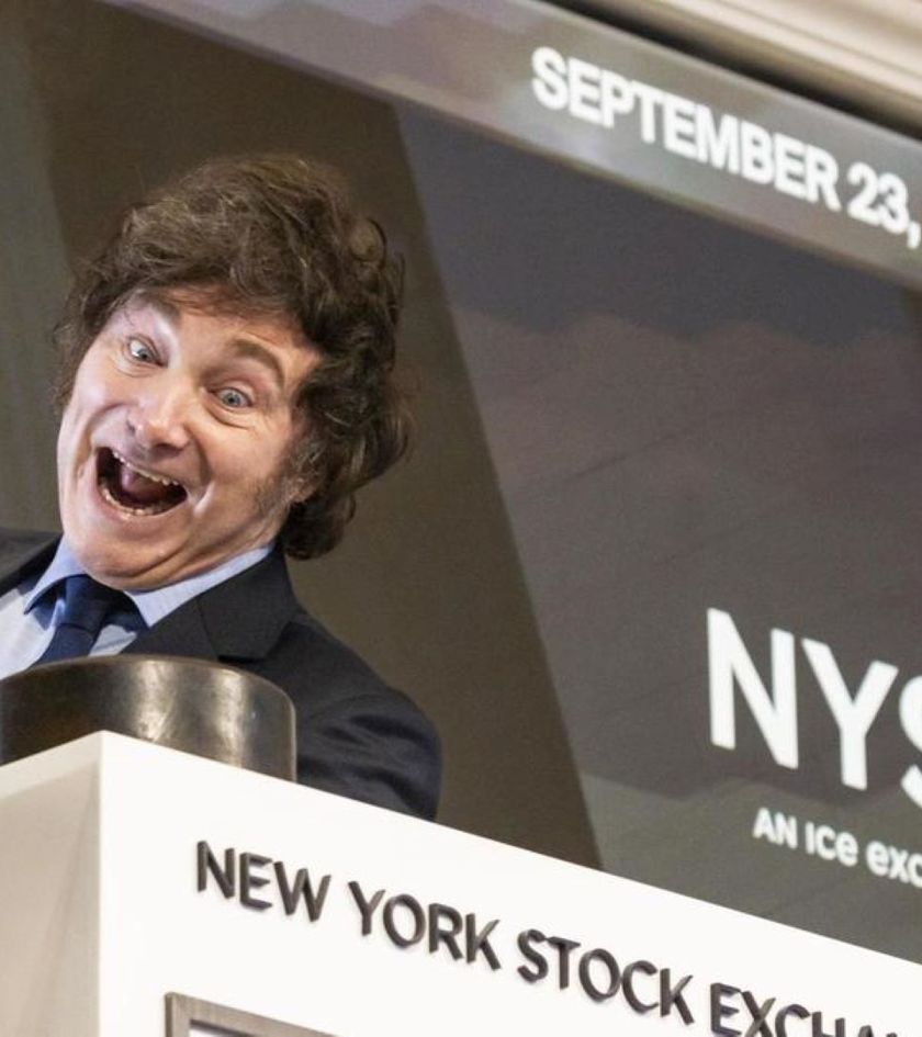 Javier Milei se entusiasma con bajarle el martillo a la Argentina hasta ahora conocida.