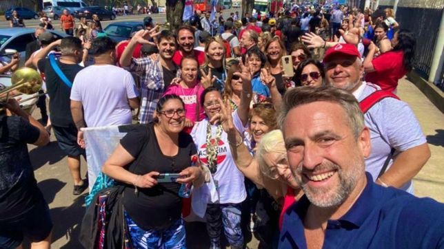 Ramón Mestre se involucra en la interna de la UCR con un pedido abierto.