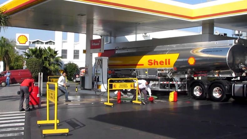 Energía: José Luis Manzano y un fondo suizo se quedaron con las estaciones y la refinería de Shell