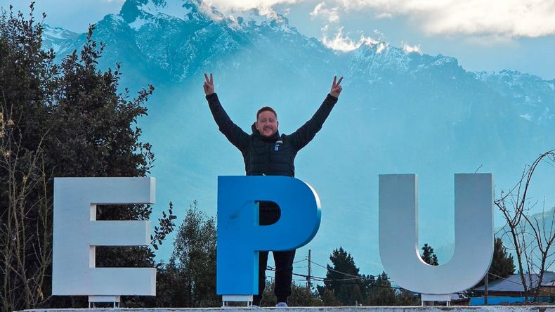 Dante Bowen, durante una reciente visita a la localidad de Epuyén.