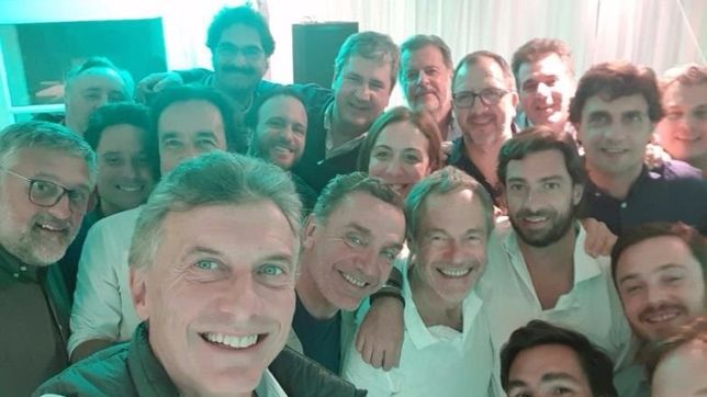 todos felices triunfaremos: las selfies paz y amor de macri con vidal