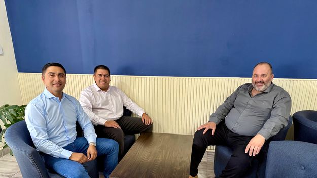 Javier Huillipan (Mariano Moreno), Gonzalo Núñez (San Patricio del Chañar) y José Asaad (Vista Alegre) con Letra P. Buscan conducir al PJ de Neuquén.