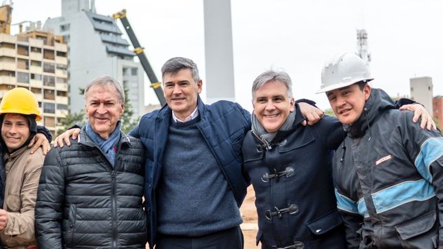 Schiaretti, Passerini y Llaryora en un recorrido por una obra en Córdoba.  Schiaretti, Passerini y Llaryora en un recorrido por una obra en Córdoba.