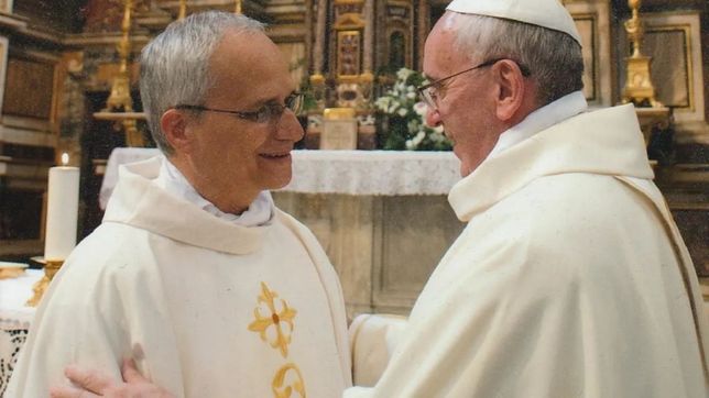 Robert Prevost y Jorge Bergoglio, papas