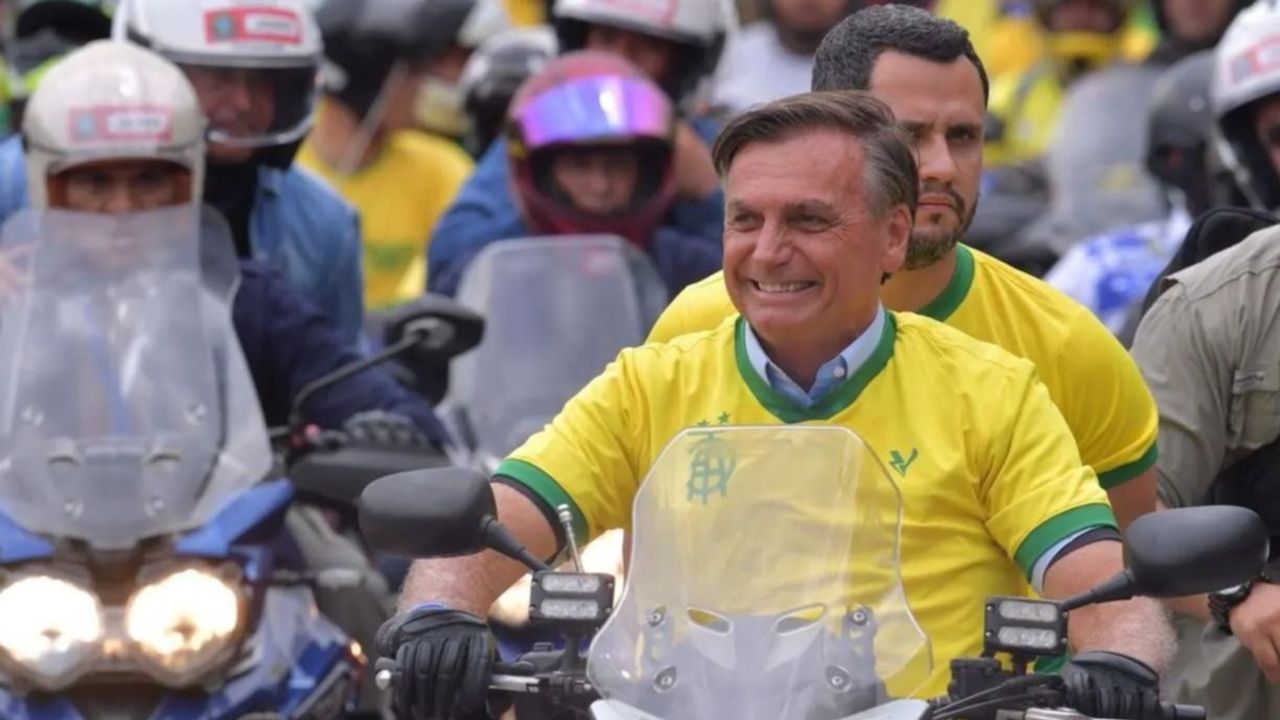 Bolsonaro cerró la campaña en un estado clave para el ballotage