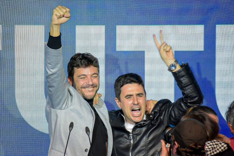 Eduardo Toniolli del Movimiento Evita junto a Juan Monteverde de Ciudad Futura.