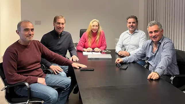 Karina Milei, junto a dirigentes de Alianza La Libertad Avanza.