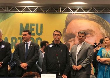 En la previa del balotaje, Bolsonaro llamó a Macri