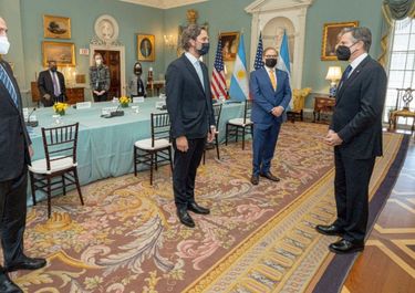 Blinken a Cafiero: Apoyamos una economía argentina vibrante