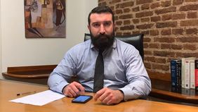 El abogado del presidente Javier Milei y Fred Machado, Francisco Oneto, que pasó por los tribunales de Río Cuarto.&nbsp;