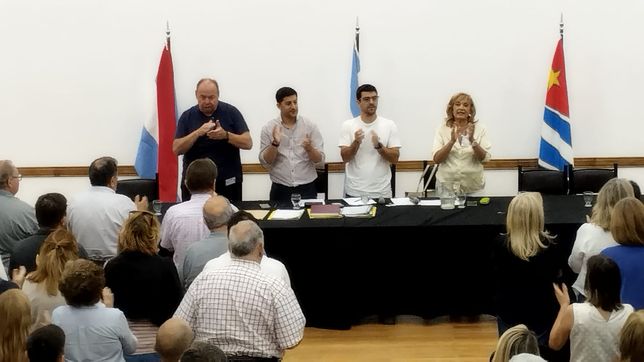 La mesa de conducción del Congreso de la UCR de Entre Ríos. Foto de archivo.