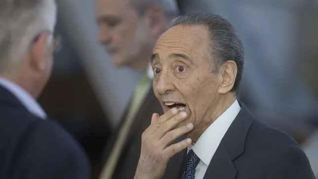 Tabula rasa: Javier Milei lotea la impresión de la boleta única y Clarín se lleva la cuarta parte del negocio