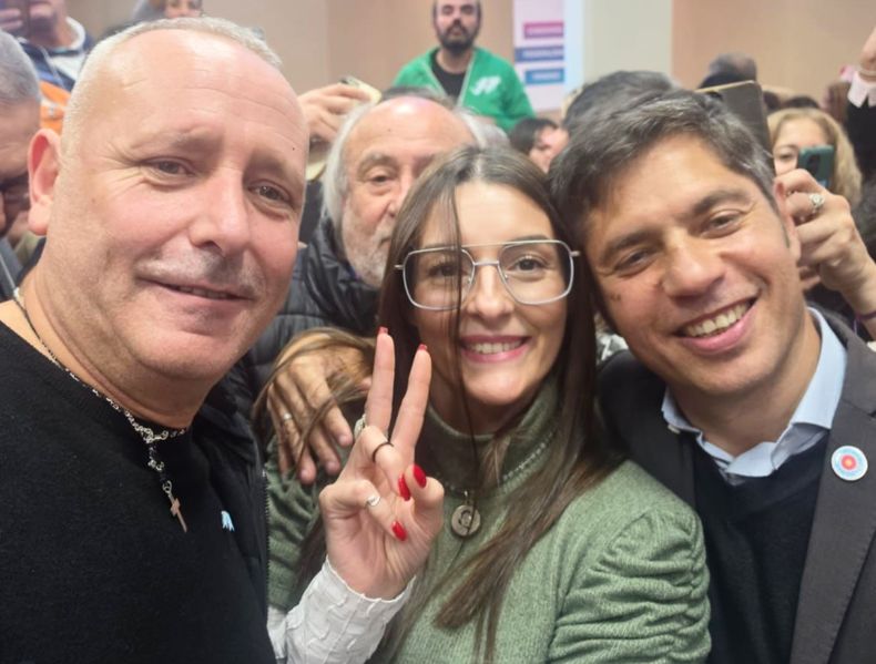Cristian Vander, de FOEECITRA, junto a Romina Montes de Oca y Axel Kicillof, en el encuentro de Mar del Plata.