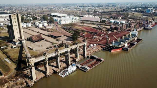 licitacion millonaria bajo sospecha agita la grieta en el puerto de san nicolas