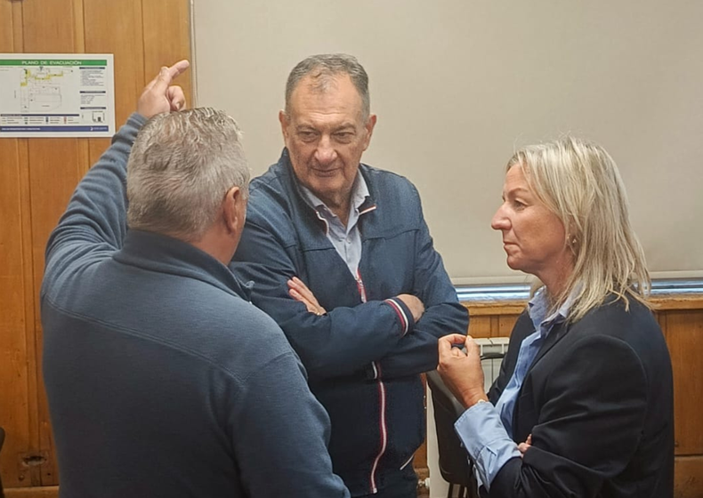 Los exintendentes de Bariloche María Eugenia Martini y Gustavo Gennuso, unidos por Techo Digno.