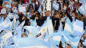El rock del gato y el país de la libertad, la sinfonía de Macri para Rosario