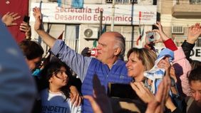 Lanús: camino a las elecciones, Grindetti recibió un multitudinario respaldo