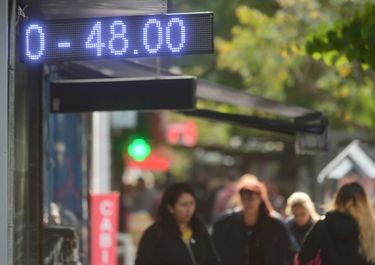 El dólar subió 9% en una semana y la inflación no bajaría de 4% en abril