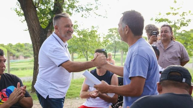 el sprint final de lewandowski: empleo, barrios y medios