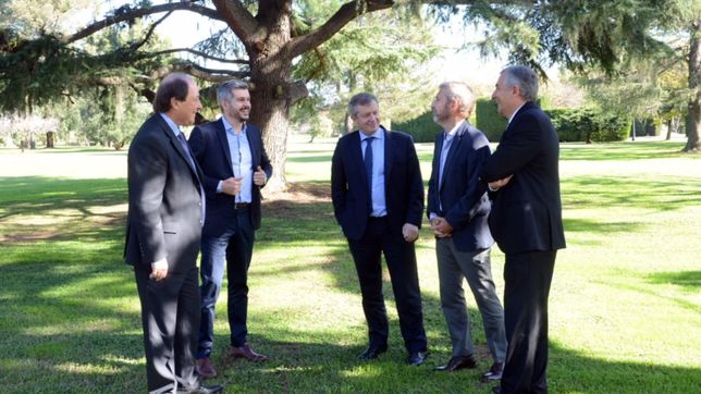 roces y tensiones en un gabinete sin cambios antes del mundial