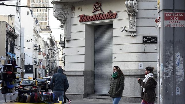 La financiera Transatlántica quedó bajo sospecha por la corrida del dólar paralelo.