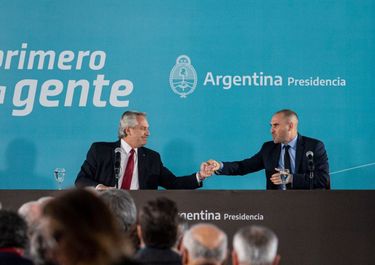 La tropa económica de CFK se pliega a la avanzada contra Fernández