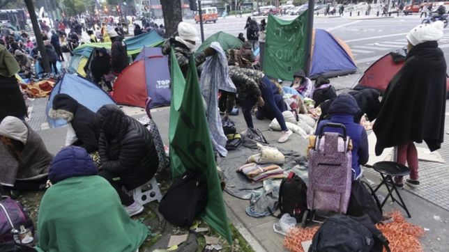 acampe y marchas en centro porteno por la emergencia alimentaria