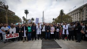 Gremios de salud y sectores del peronismo bonaerense llenaron media Plaza de Mayo