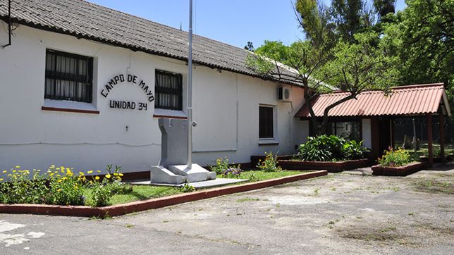 con abrazos y gritos de libertad, genocidas presos festejaron el triunfo de milei