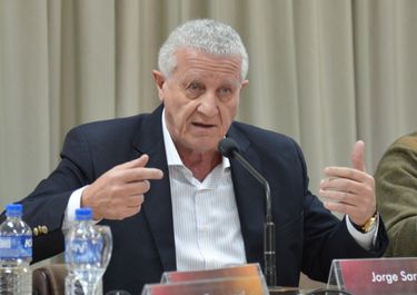 “El Gobierno pasó del objetivo de pobreza cero a este pobre objetivo de déficit cero”
