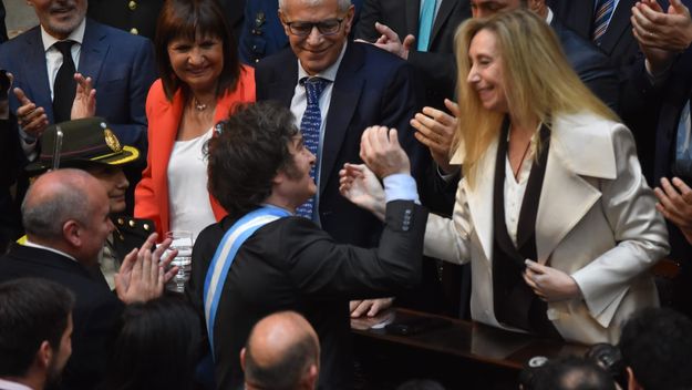 Javier Milei con Karina Milei en el Congreso. 