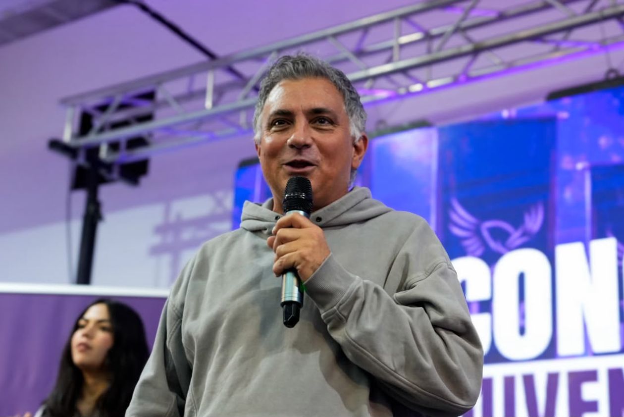 Sebastián Pareja reunió a más de mil jóvenes de La Libertad Avanza en Morón y apuntó al kirchnerismo.
