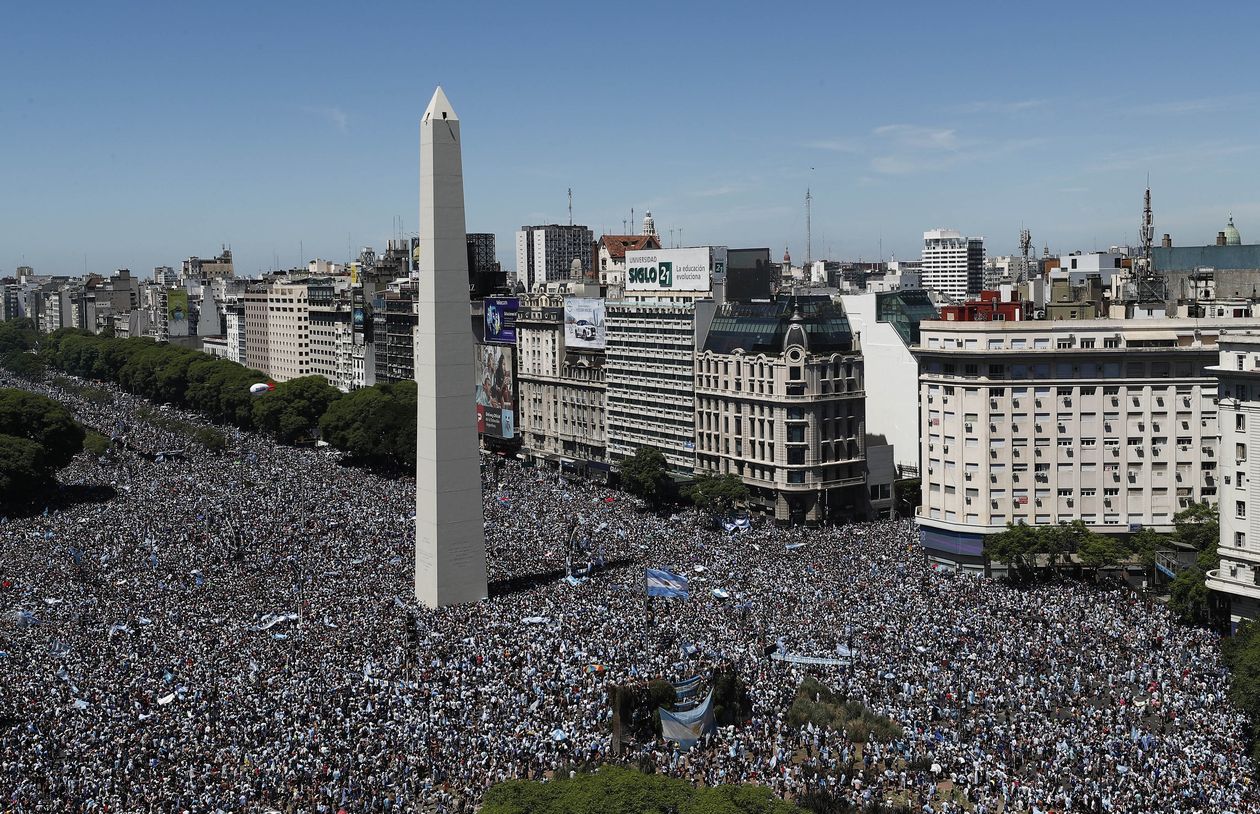 Argentina campeón del mundo 2022: los festejos en el Obelisco.