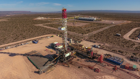 Uno de los pozos petroleros en perforación en Vaca Muerta.